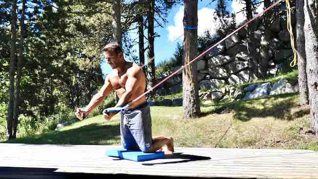 écartés bandes élastiques genoux